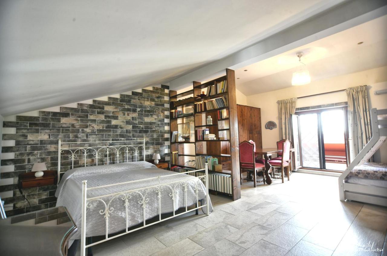 Camera Familiare con Bagno Privato